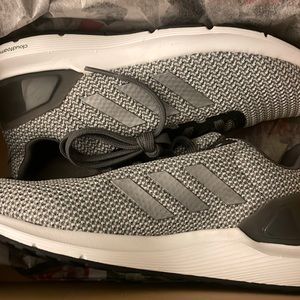 Size 8 cosmic adidas shoes